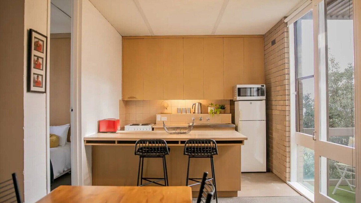 Geelong Apartment | Mid-century Gem - Geelong CBD