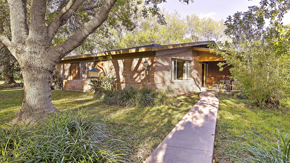 Brownsville House | Mid-Century Hideaway: Spacious Brownsville Home!