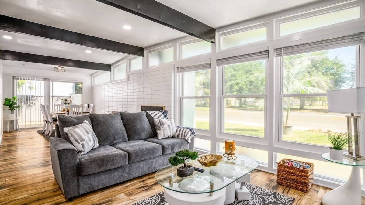 Madera House | Mid-Century Home with Pool in Madera