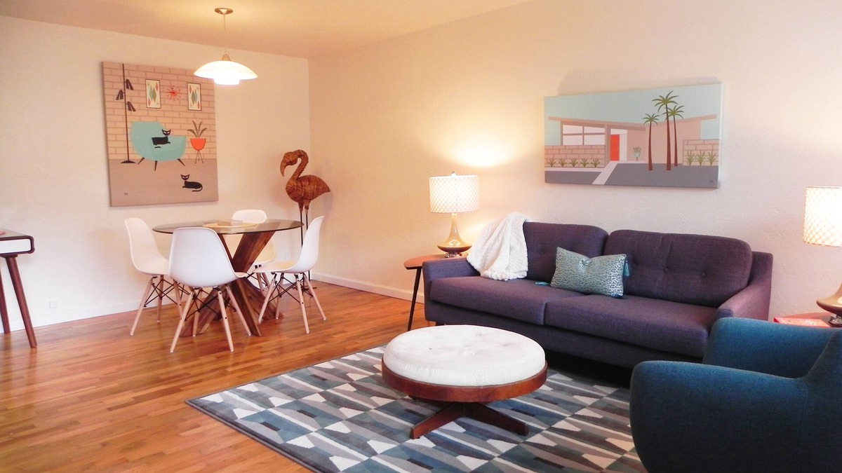 South Hills Apartment | Mid-Century Mod 2-Bdrm Apartment/2 Miles to UO/Near Restaurants & Shops