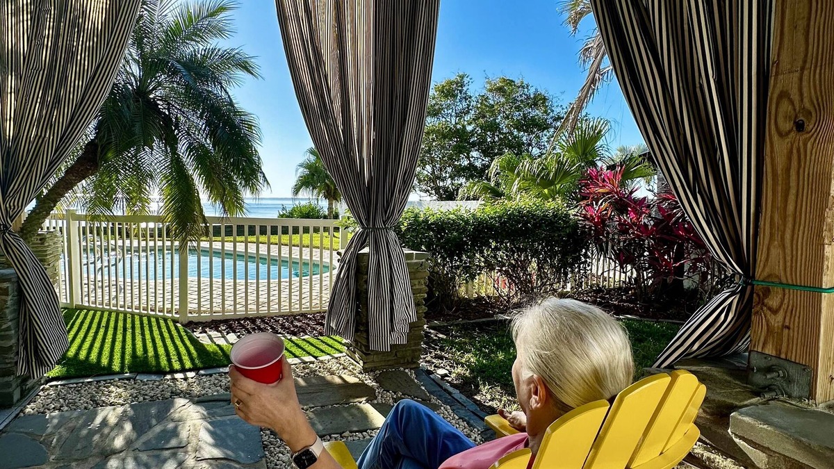 Tarpon Springs Apartment | Mid-century Modern Style Studio located on the Gulf of America