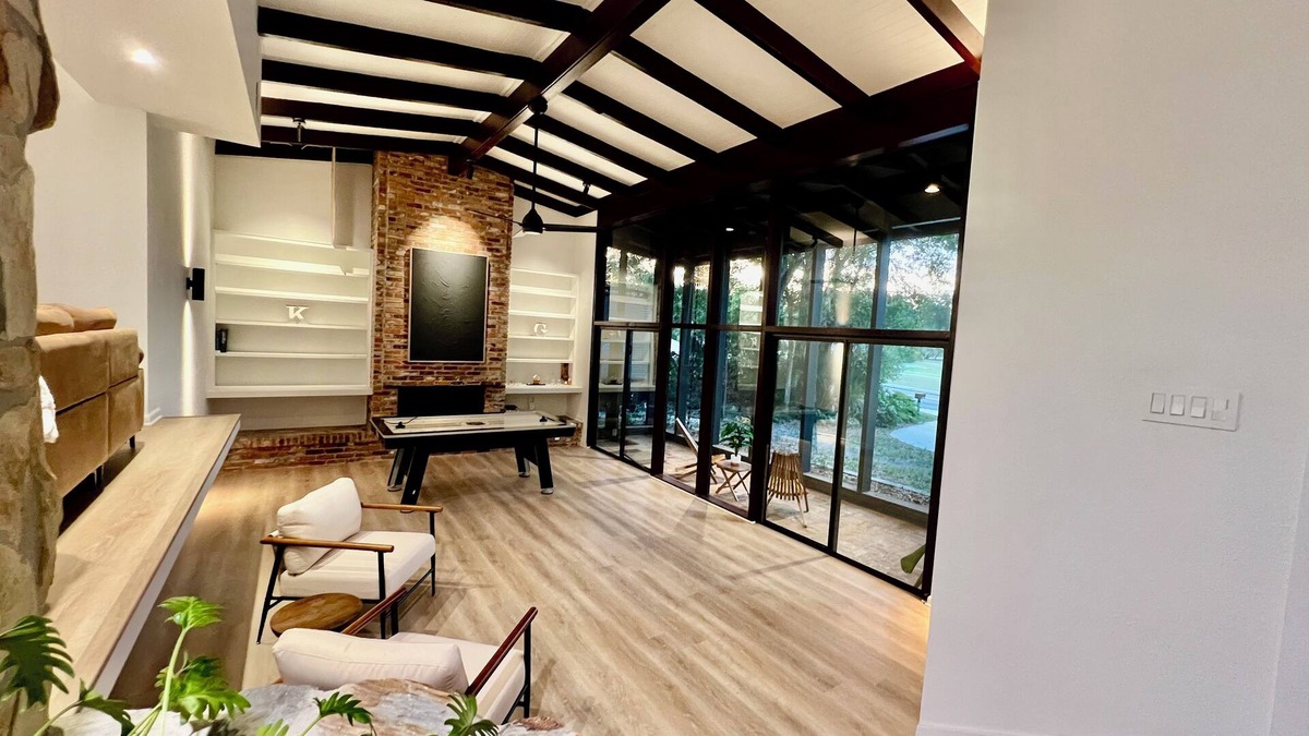 Longwood House | Mid Century Modern 3-bedroom house close to everything in Orlando Up to 7 Guests