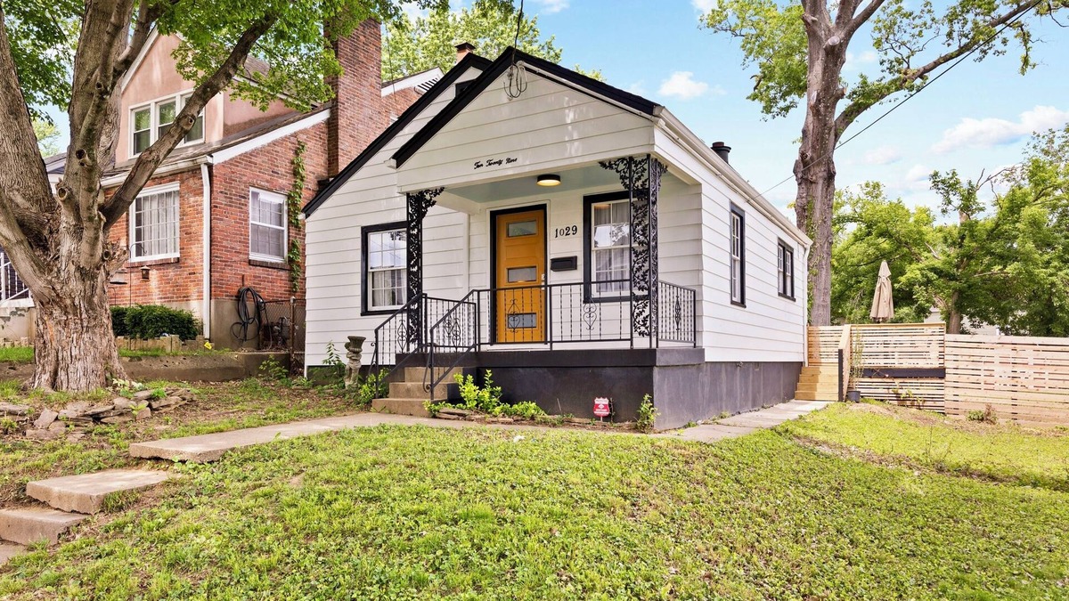 Poplar Level House | Mid-Century Modern Gem Pet-Friendly 2BR w/Deck