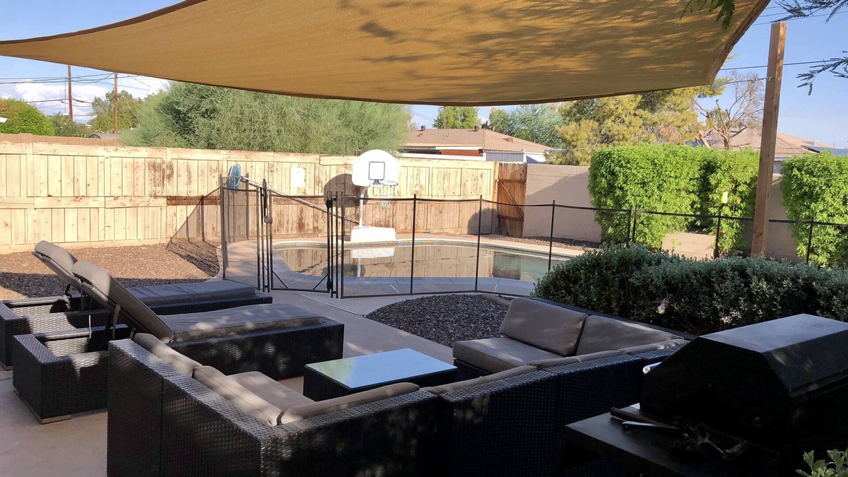 Encanto House | Mid-Century Modern Oasis . HEATED Private Pool . Misters . Ping Pong . Central