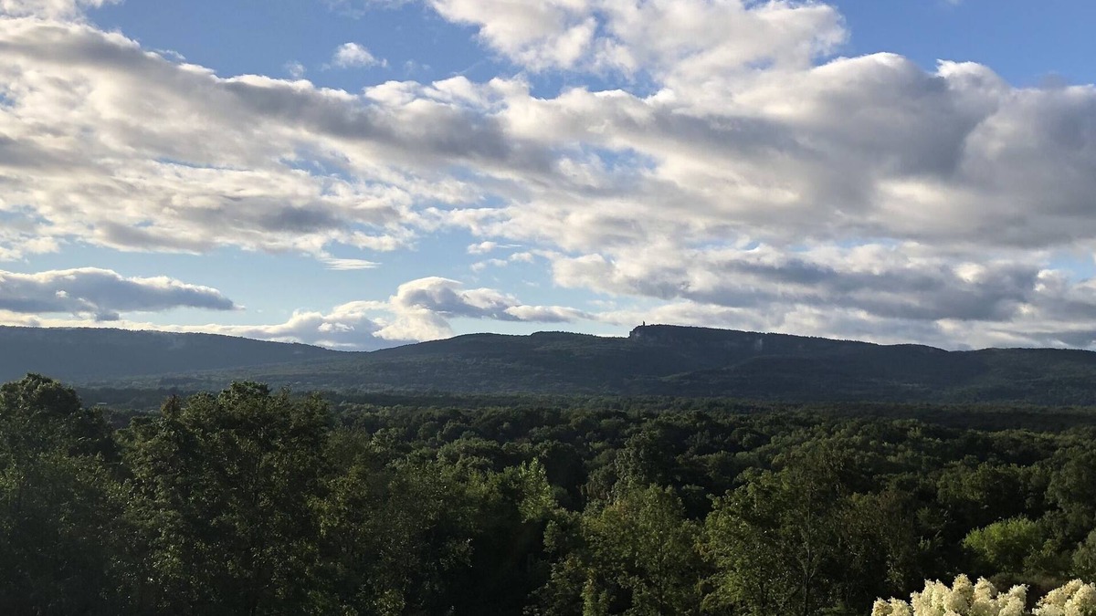 New Paltz House | Mid Century Modern Panoramic Mountain View House