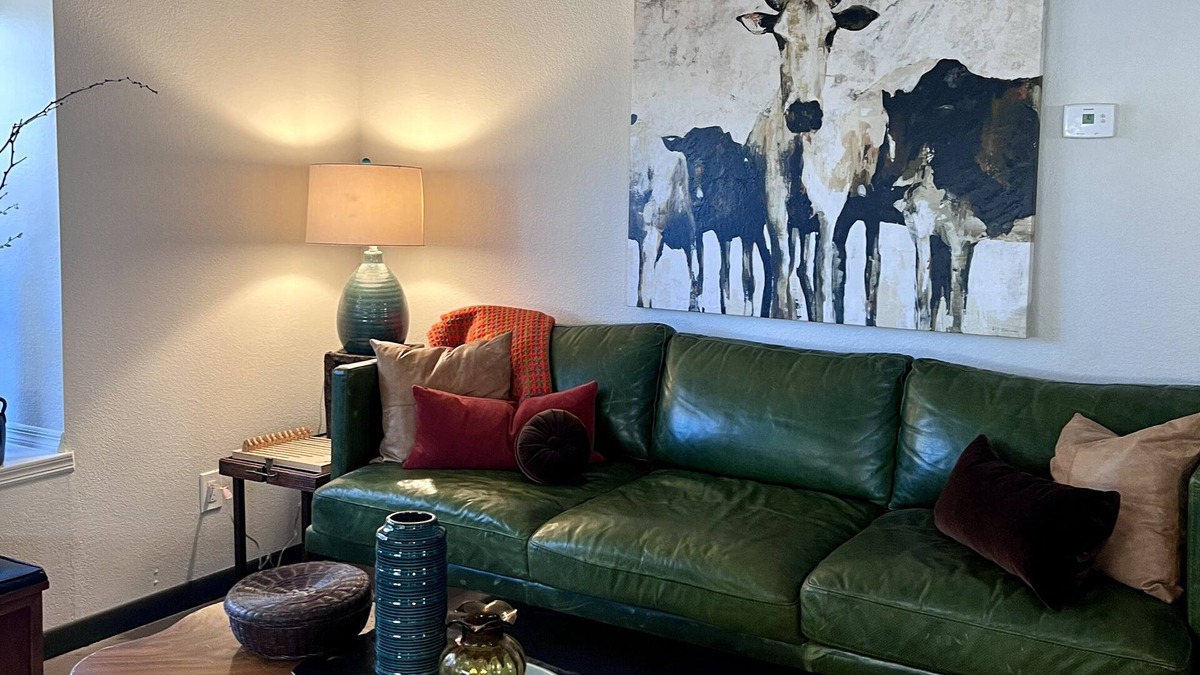 Raskin Estates Condo | Midcentury 2 BR condo minutes from WM BJ and Super Bowl