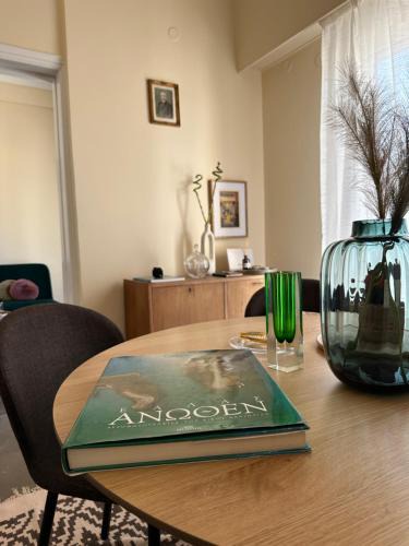 Nikaia Apartment | Midcentury Modern Apartment