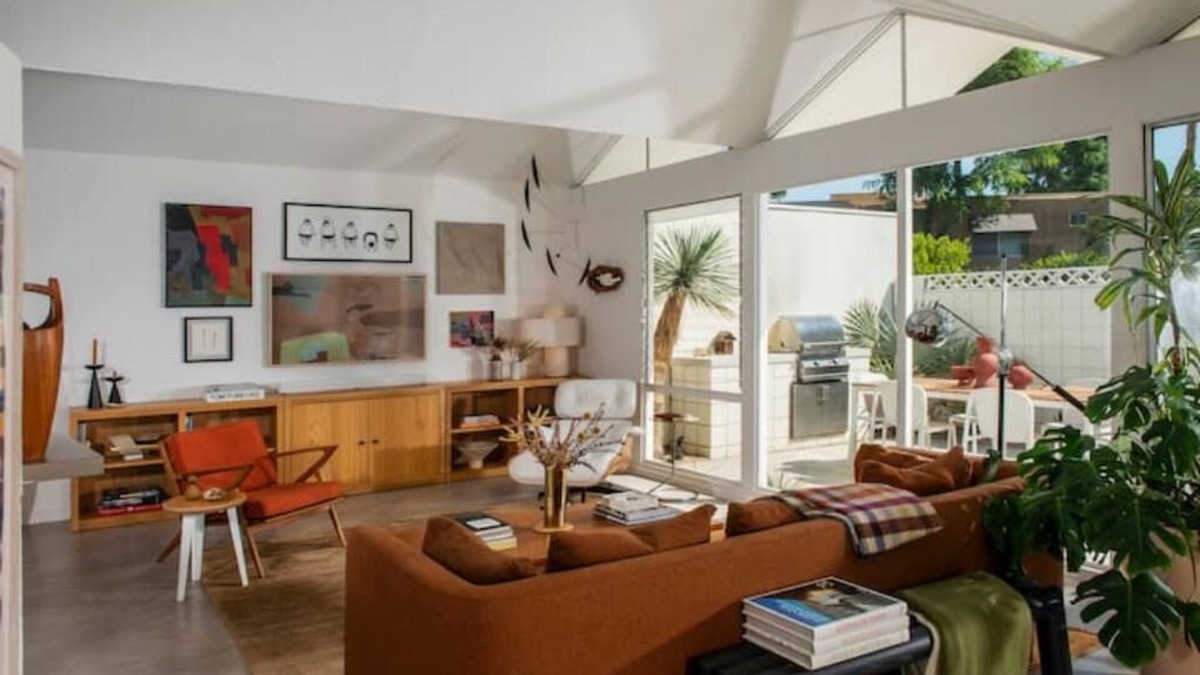 Araby House | Midcentury Perfection in Palm Springs