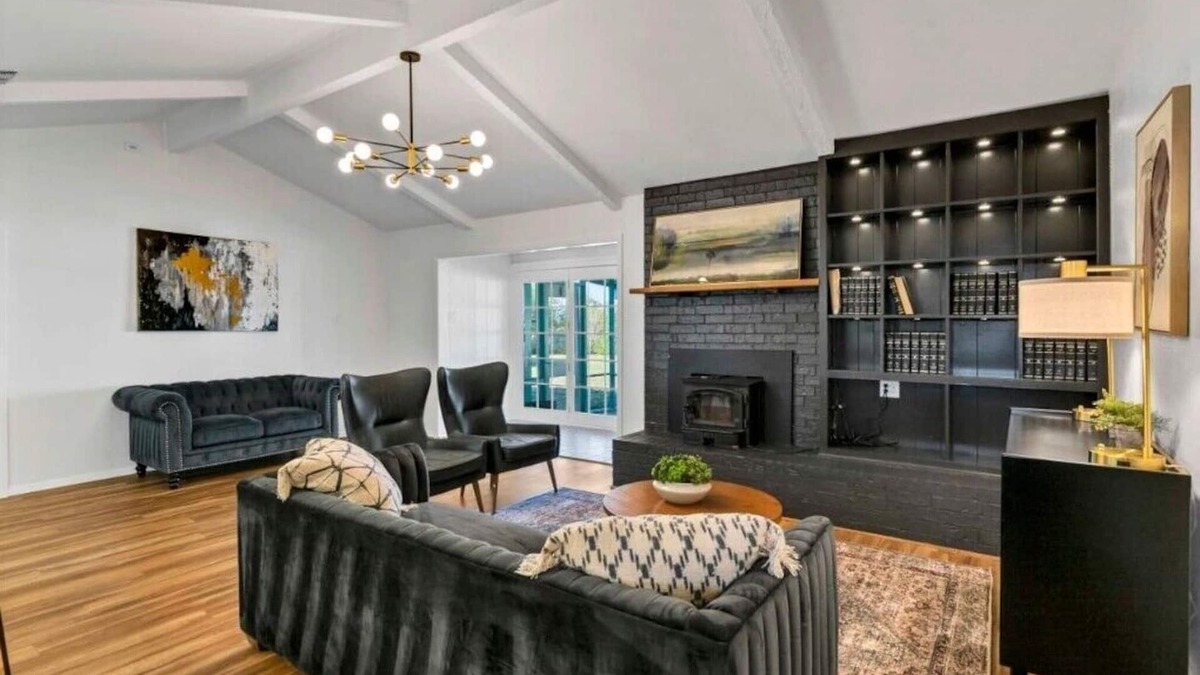 Willow Park House | Midcentury Retreat on 1 Acre with Pool! Pets Welcome!