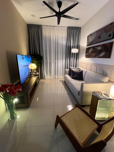 Gelugor Apartment | Middle Room Only in Bayan Lepas Shared Bathroom