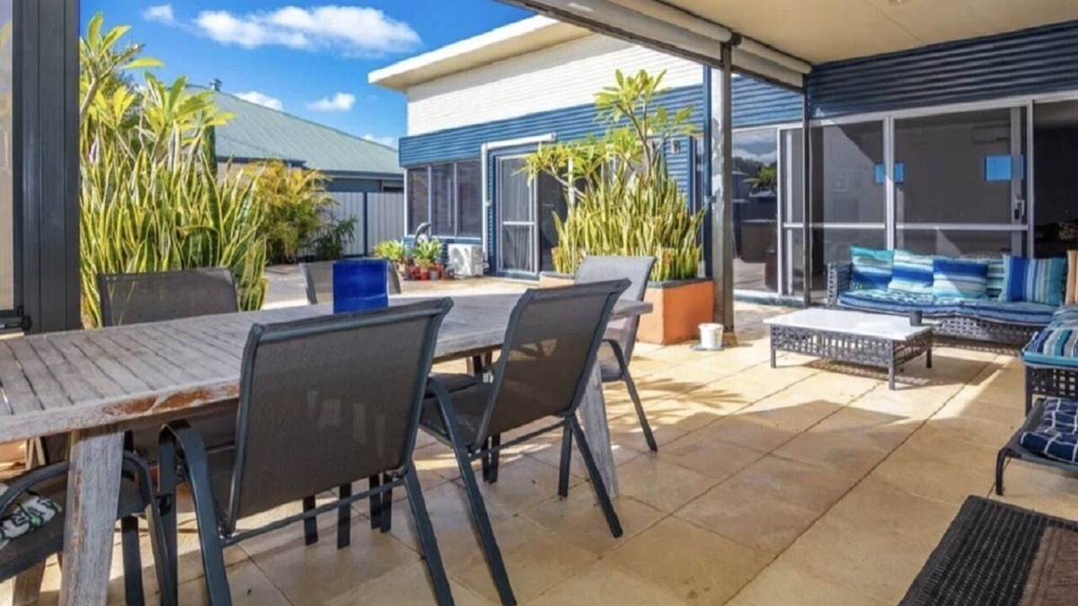 Jurien Bay House | Middleton: 3 BR, 2 BA House in Jurien Bay, Sleeps 8