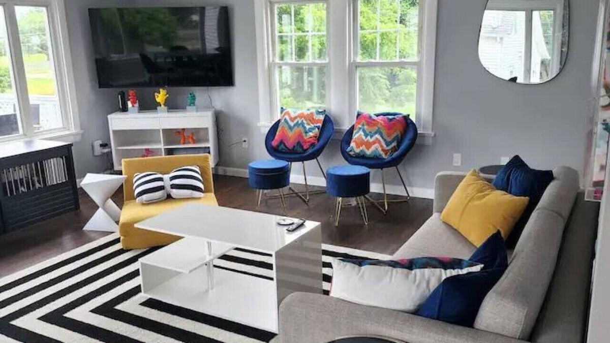 Newport East Apartment | Middletown Modern Apartment - RIBryan Property