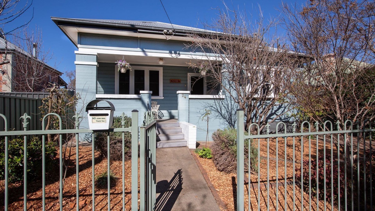 West Tamworth House | Midholme - Excellent value