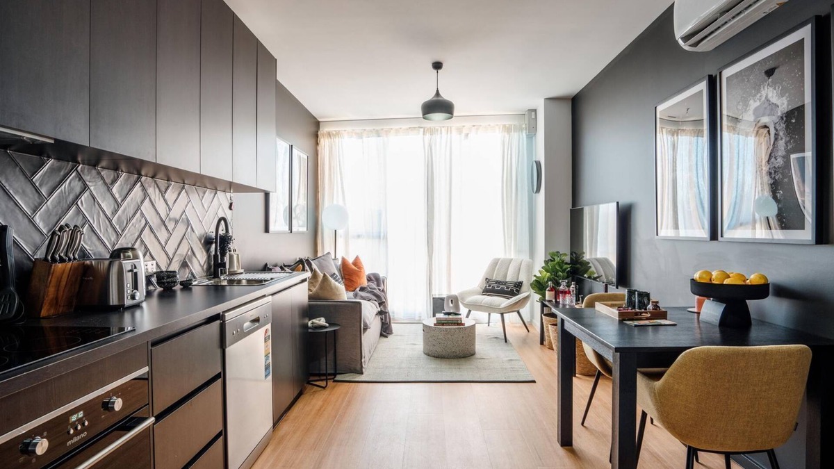 Launceston CBD Apartment | Midnight Moonshine Loft ITAS