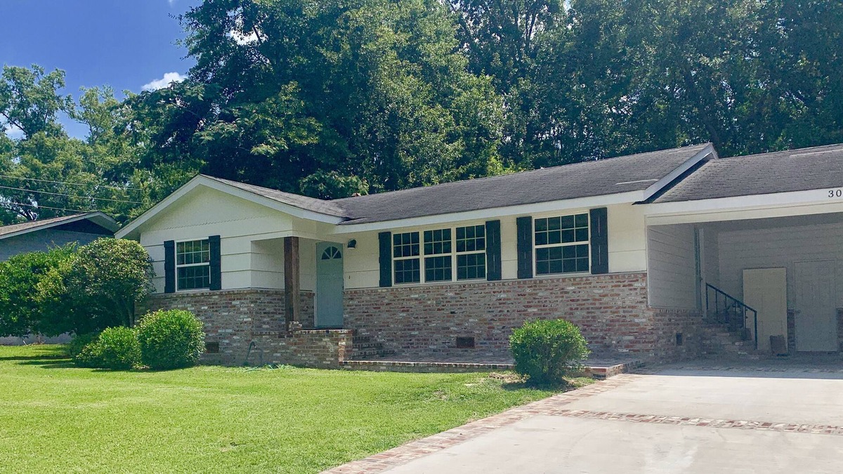 Hattiesburg Cottage | Midtown-Avenues Cottage