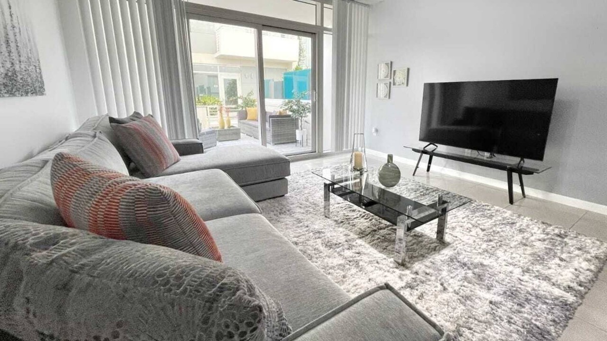 Midtown Condo | Midtown Miami 2/2 Design District,free park