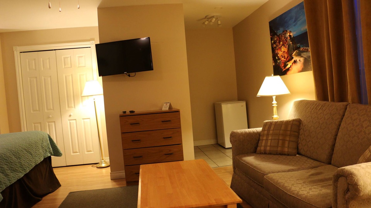 Moncton Hotel | Midtown Motel & Suites