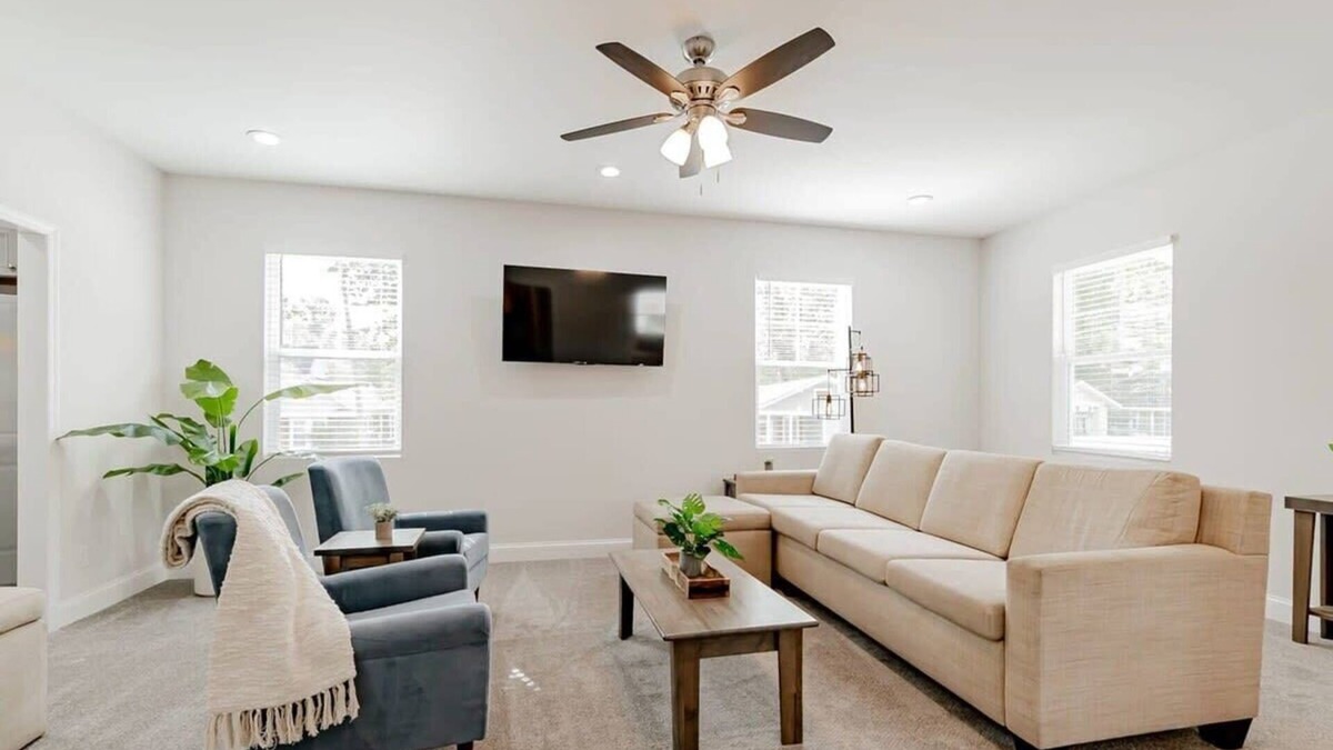 Columbia House | Midtown, Near USC & River - Paired On Pope 1 & 2!