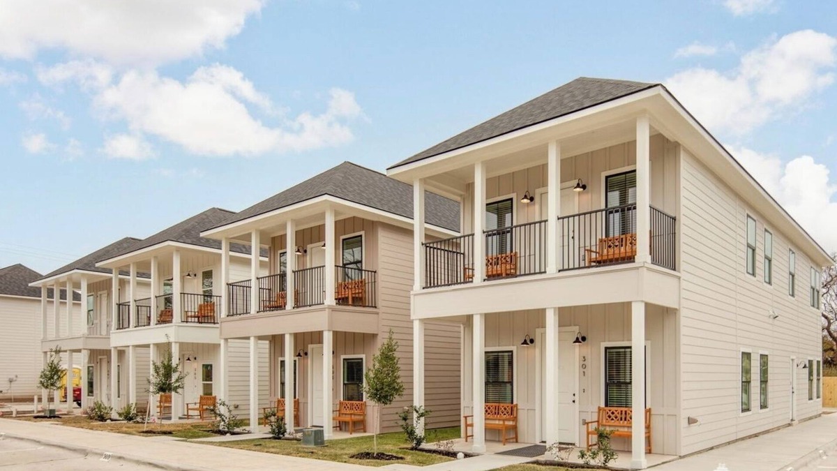 College Station House | Midtown: New Home, 2 Miles to A&M/TV in Every Room