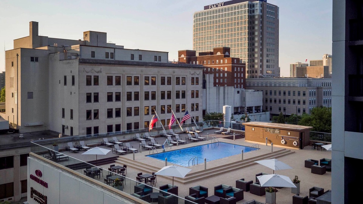 SoNo Apartment | Midtown Studio | Free Breakfast, Pool, BBQ Area