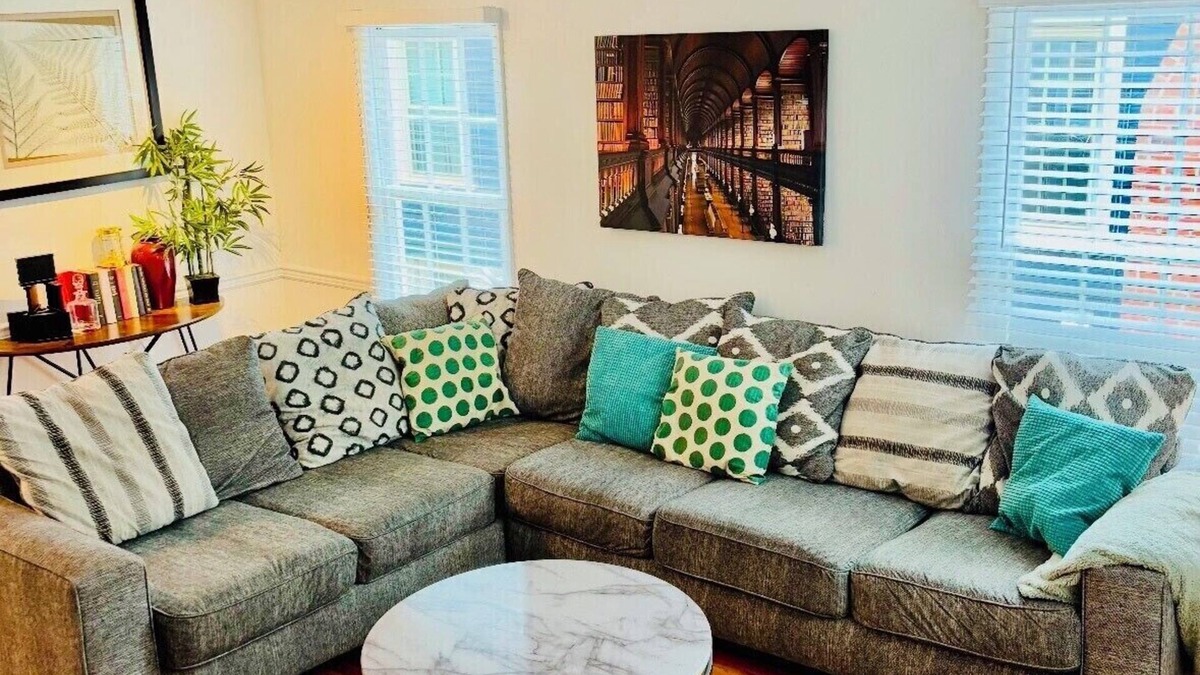 Piedmont Heights House | Midtown Townhouse, Walk to Piedmont Park, Sleeps 6+, Parking