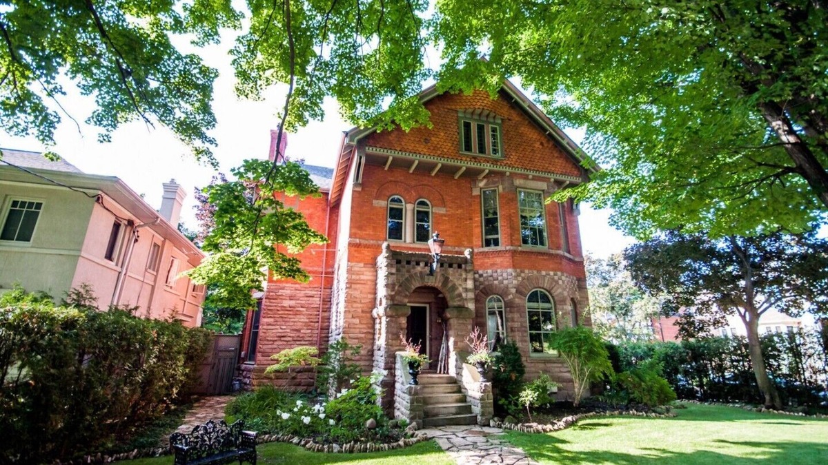 Lytton Park House | Midtown Victorian Gem