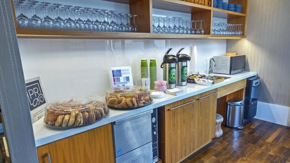 Turtle Bay Apartment | Midtown45 Cozy one br suite in New York City, WiFi, AC, fitness room-sleeps 4