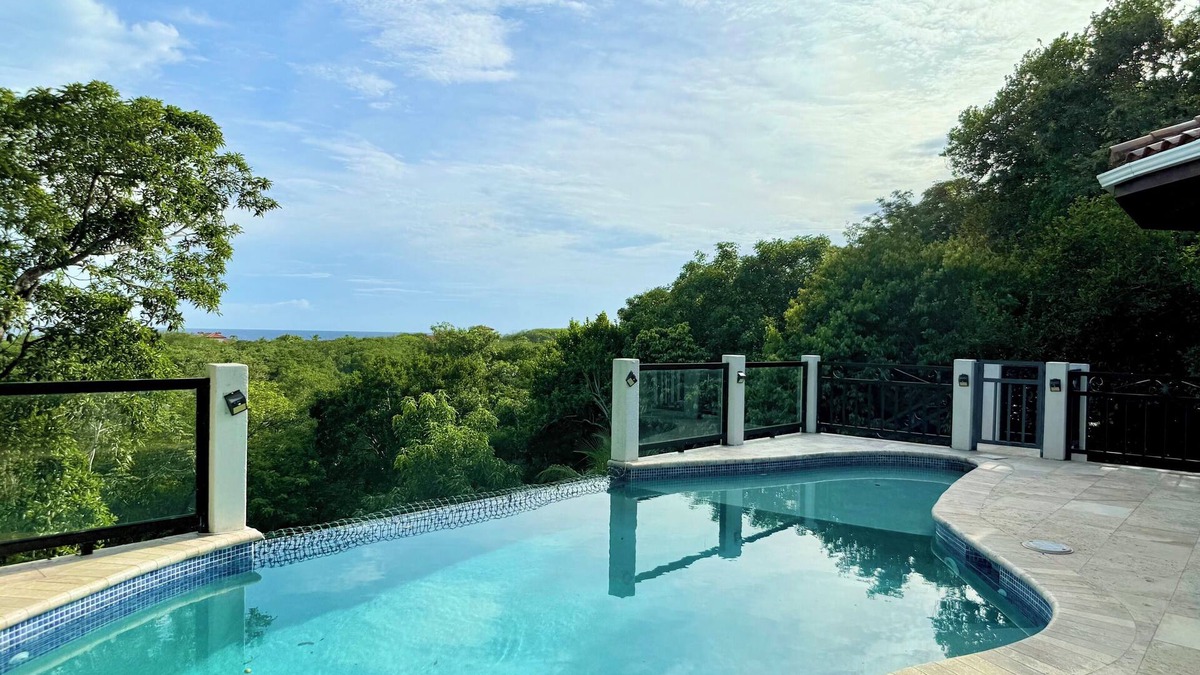 Roatan Villa | Mila Casa @ Parrot Tree Plantation