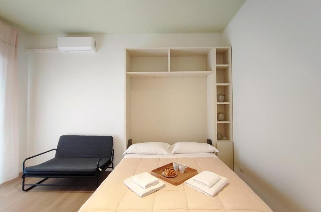 Dergano Apartment | Milan Central Station- Modern apartment