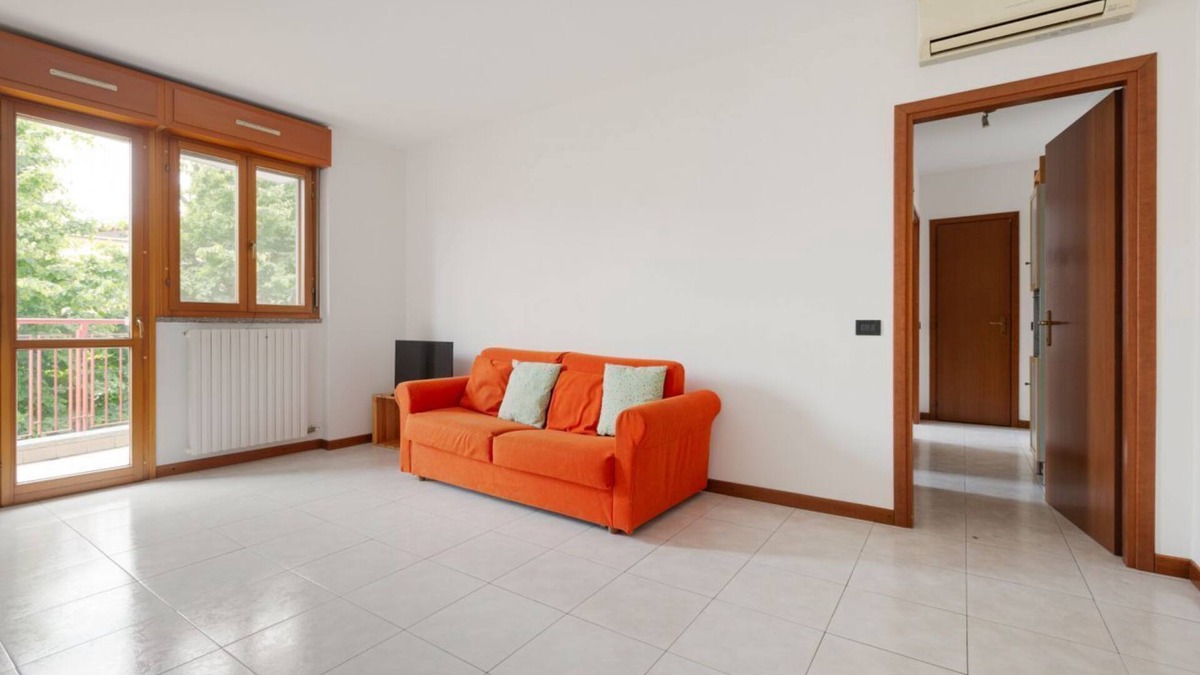 Ripamonti Corvetto Apartment | Milan Rogoredo Balcony Apartment x6