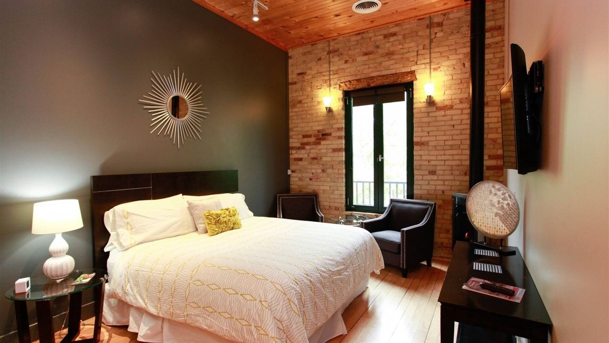 Saugatuck House | Milano Suite: This contemporary room in the center of town features a king size