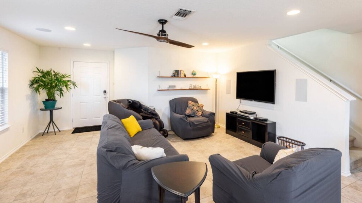 Universal City House | MilCity Properties | Universal City