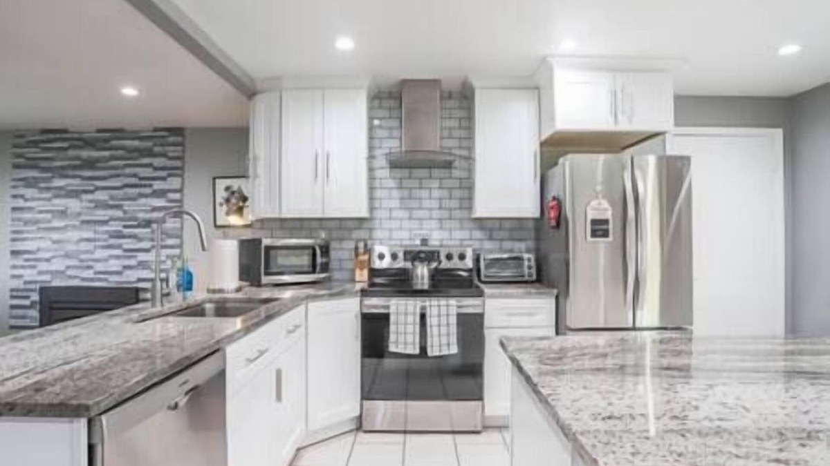 Welby House | Mile-High Modern Haus | Hot Tub | Fenced in Yard | Sleeps 16