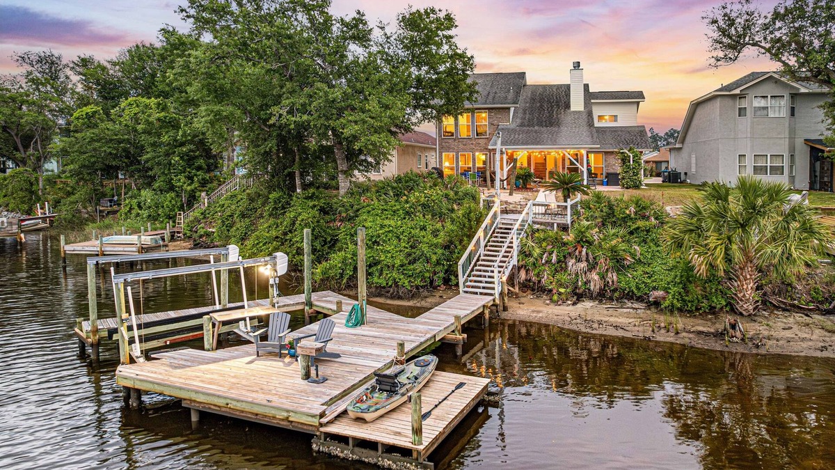 Callaway House | Military/LT Discounts*High-End Waterfront-Pets/Kayaks