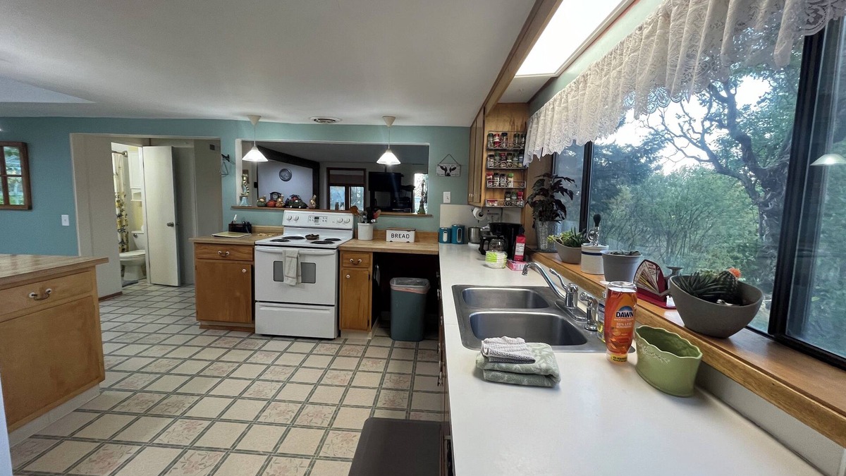 Albion Other | Milk and Honey Farmhouse, a charming family-friendly 3-bedroom stay in Albion.