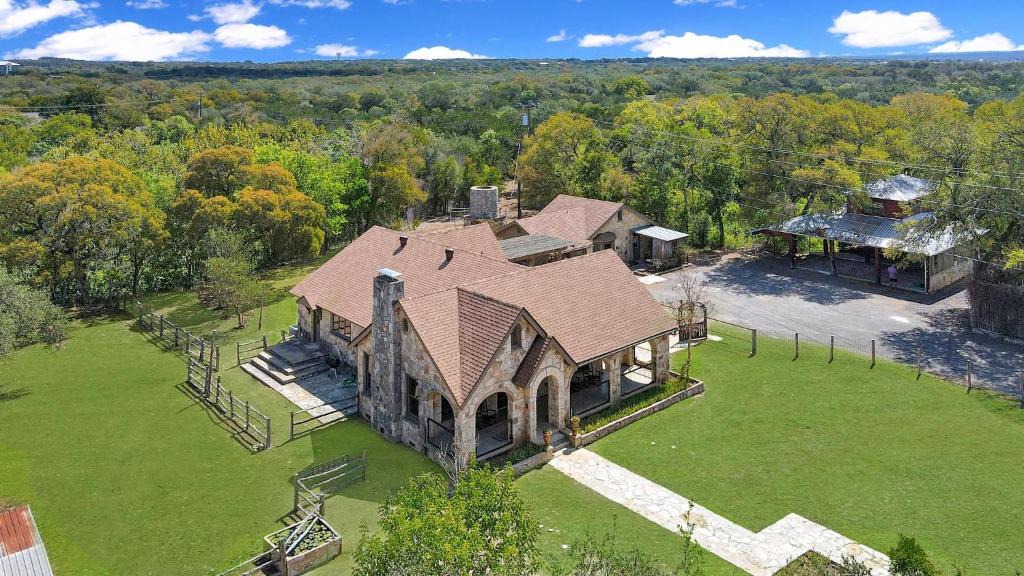 Dripping Springs House | Milk Bath Springs House