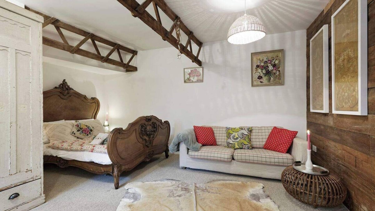 Whitstable Cottage | Milk Shed - Couples Seaside Retreat Whitstable