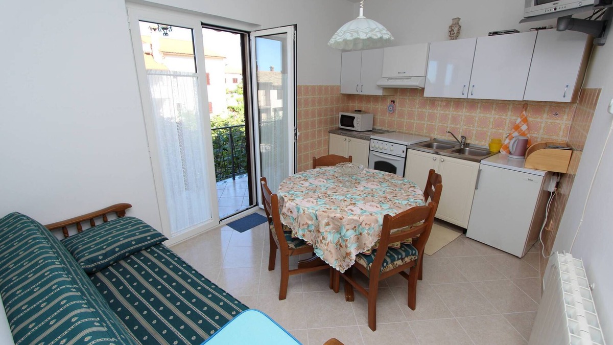 Rovinj Apartment | MILKA Two-Bedroom Apartment with Balcony 1 (1st floor)