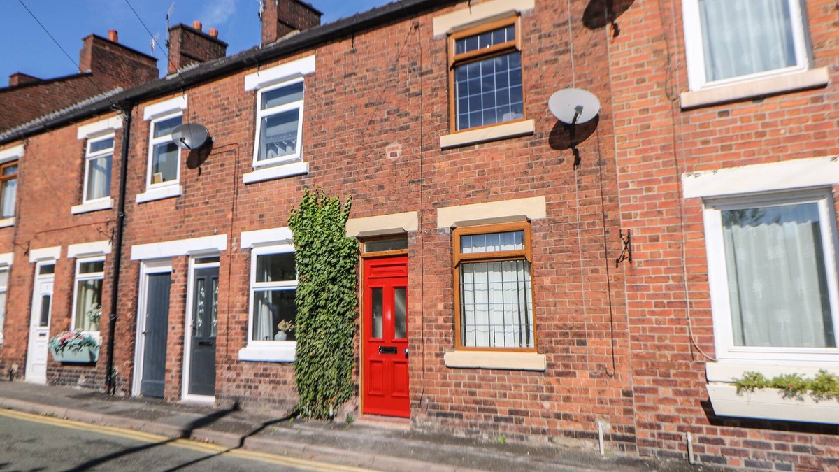 Leek House | MILL COTTAGE, pet friendly, character holiday cottage in Leek