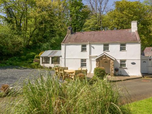 Garn Fadryn House | Mill House Main House
