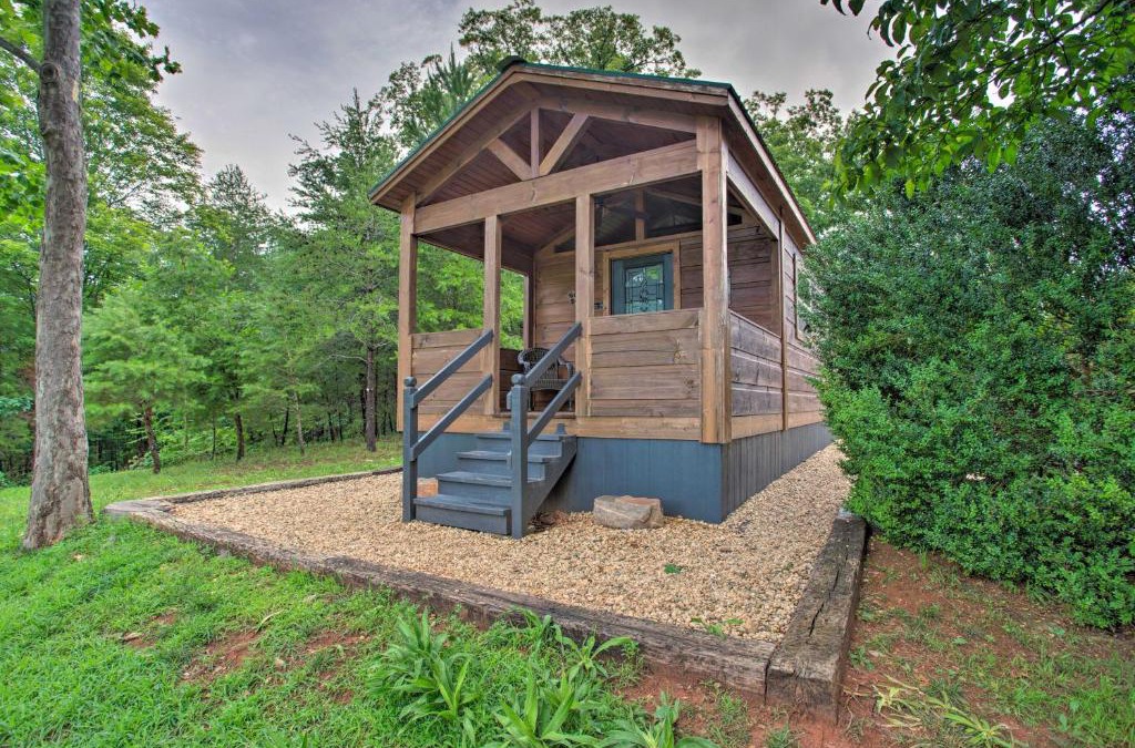 Mill Spring House | Mill Spring Cabin Near Parker-Binns Winery!