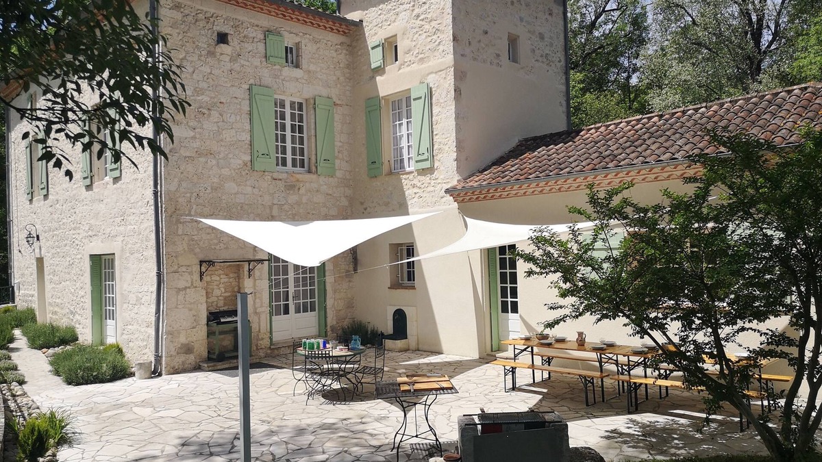 Roquecor Cottage | Mill with 7 bedrooms, 21pers, heated pool, SPA and games room in the heart of nature