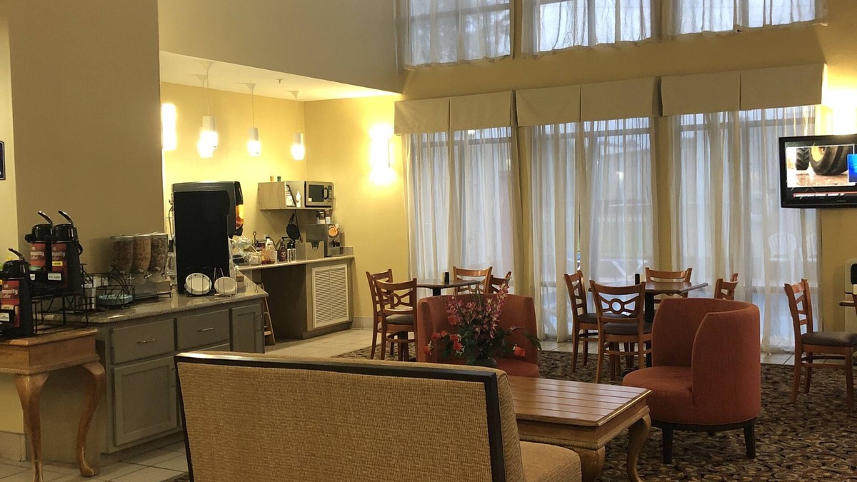 Ellisville Hotel | Millennium Inn