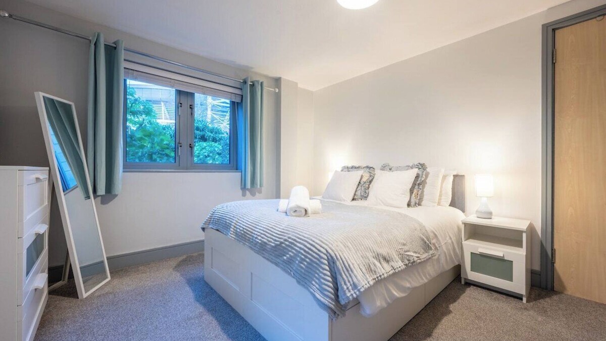 Riverside Apartment | Millennium View by Tŷ SA