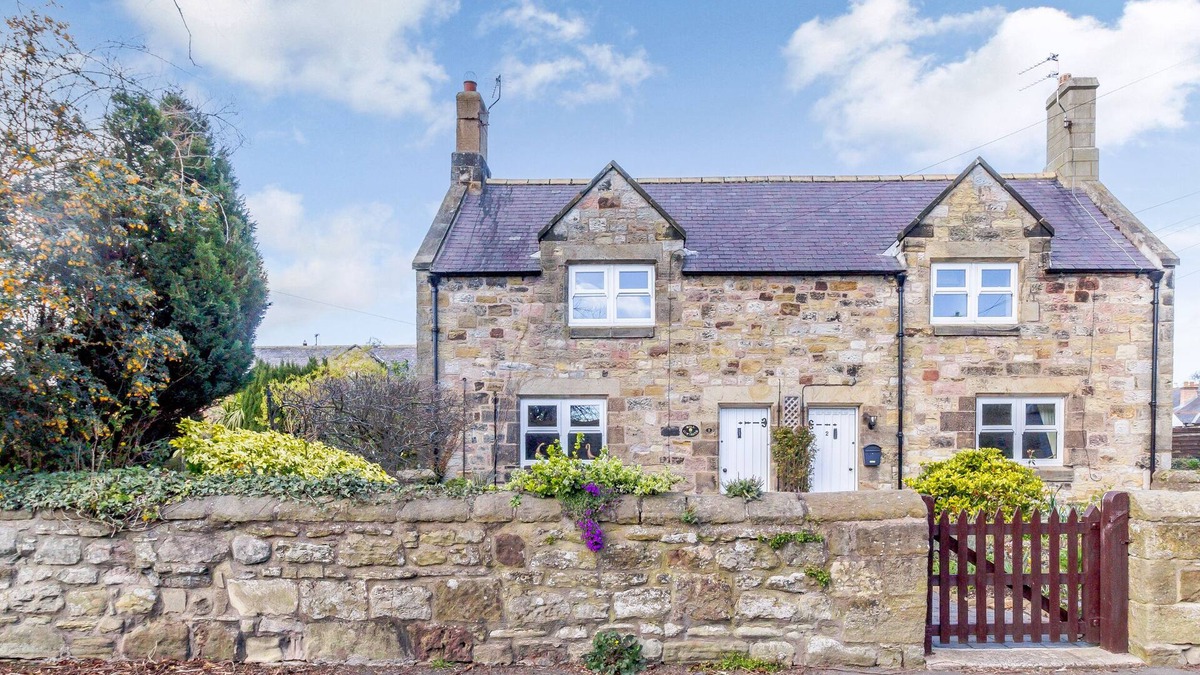 Lesbury Cottage | MILLER'S RETREAT, pet friendly, with a garden in Alnmouth