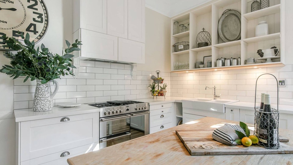 Hobart Central Business District Cottage | Millibelle Terrace Stunning city home free parking