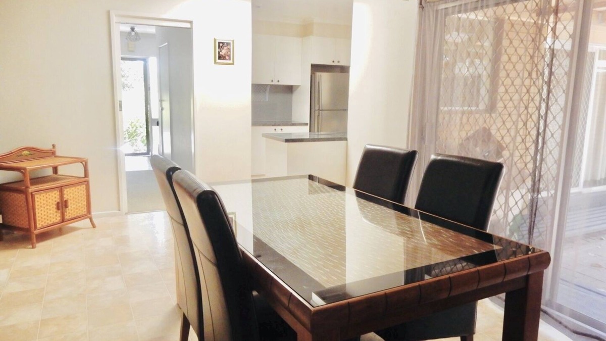 Scoresby House | Millie’s cottage Cheerful 4 bedroom house near glen waverley