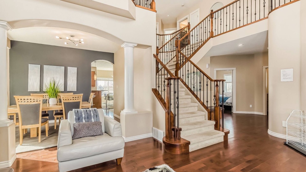 West Edmonton House | Million Dollar Golf Course Home/Henday/Whitemud/WEM/Acheson-Long Stay Discount!