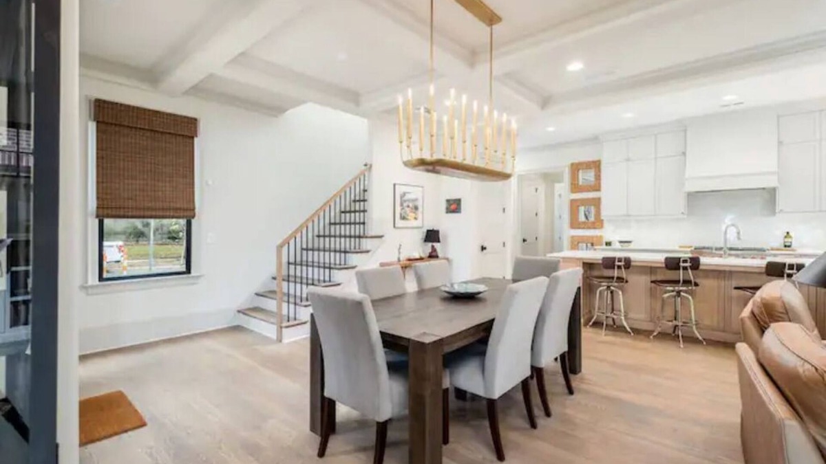 Dilworth House | Million dollar home walking distance to Uptown