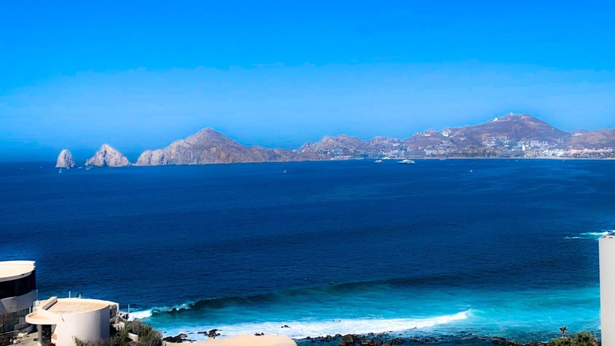 Cabo Bello Apartment | Million-dollar ocean view condo in Misiones